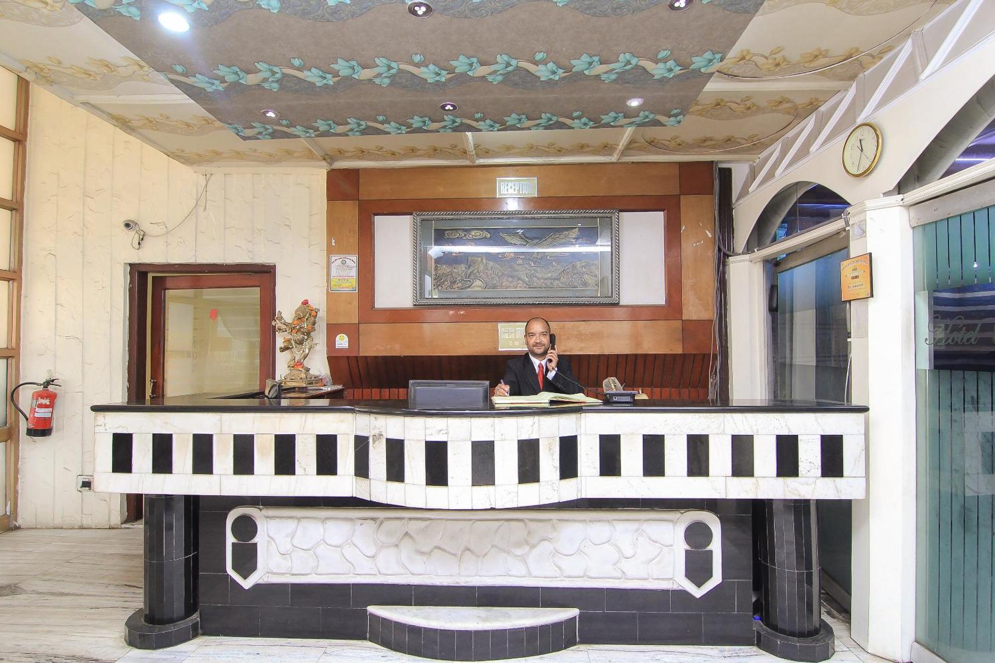 Oyo 2569 Hotel Paradise กานปูร์ ภายนอก รูปภาพ